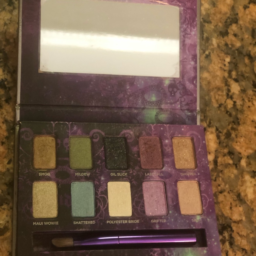 Urban decay eyeshadow palette - Picture 2 of 8